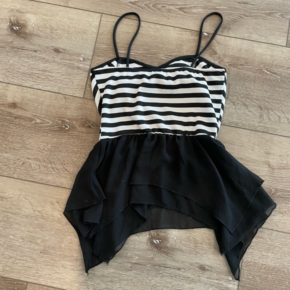 NWOT Striped Crop top with Chiffon detail - Picture 2 of 4